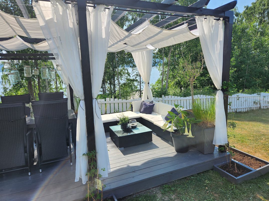 Træterrasse med overdækning Træterrasse med overdækning